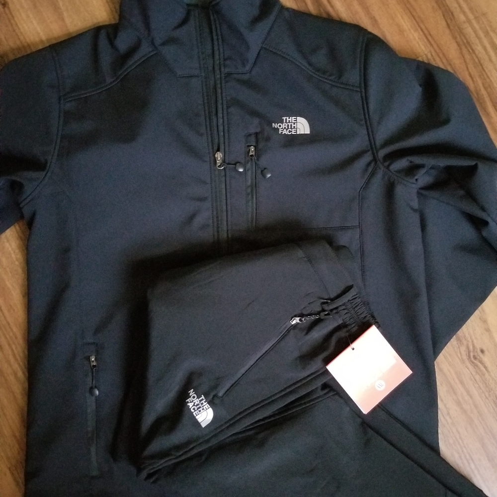 North face - Picture 1 of 4